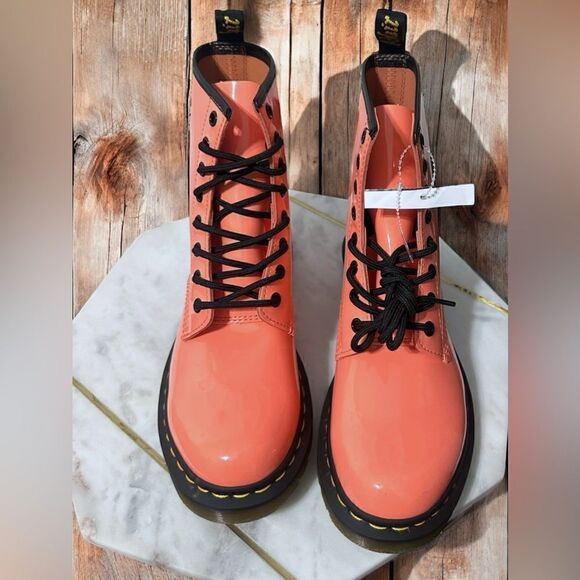 NWT Dr. Marten’s 1460 Patent Lamper Coral Pink Leather Boots Size 8 EU 39 - Picture 2 of 13
